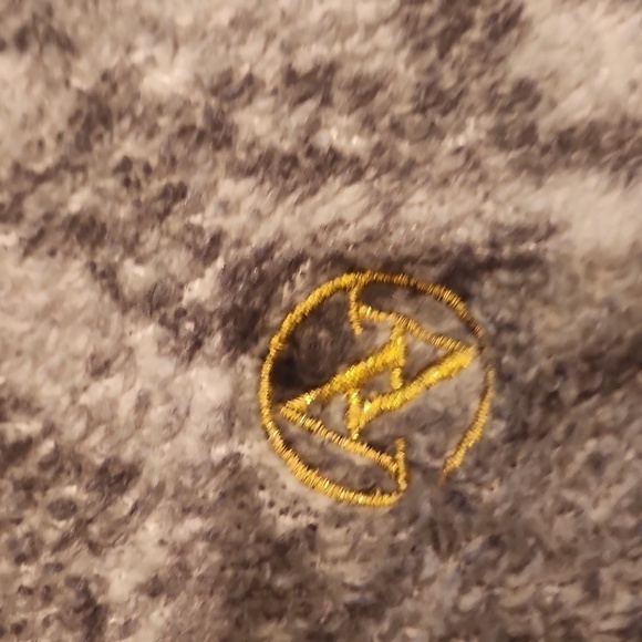 Adrienne Vittadini V Neck Sweater - Picture 4 of 4